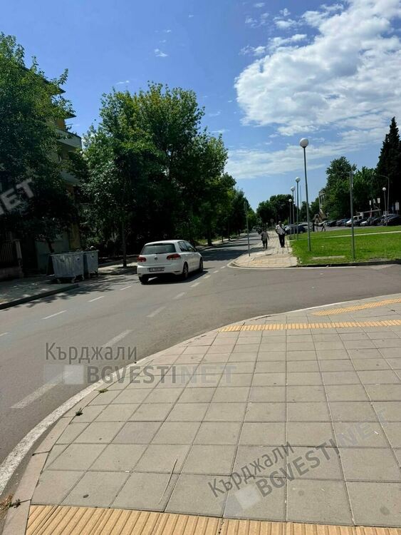 Читатели негодуват защо на &bdquo;Републиканска&ldquo; няма пешеходни пътеки
