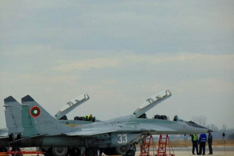 Изтребители F-16