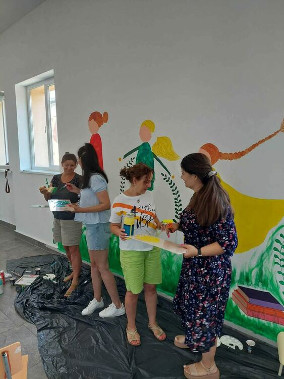 Учители от СУ &bdquo;Йордан Йовков&ldquo; превърнаха ученическа идея във въздействащ стенопис