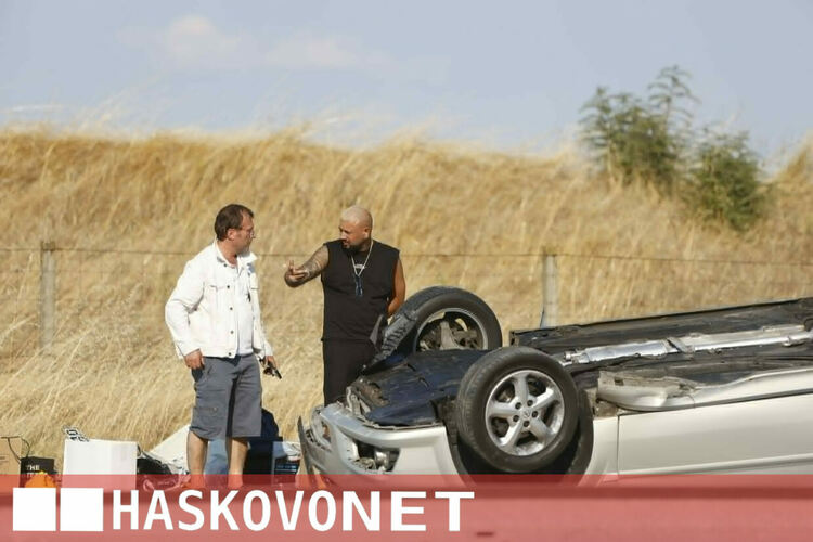 Спукана гума прати автомобил в насрещното на АМ &bdquo;Марица&ldquo;
