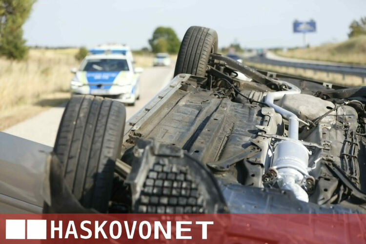 Спукана гума прати автомобил в насрещното на АМ &bdquo;Марица&ldquo;