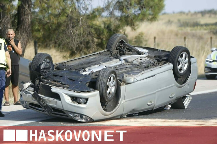 Спукана гума прати автомобил в насрещното на АМ &bdquo;Марица&ldquo;