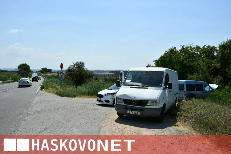 Четири автомобила катастрофираха край Хасково