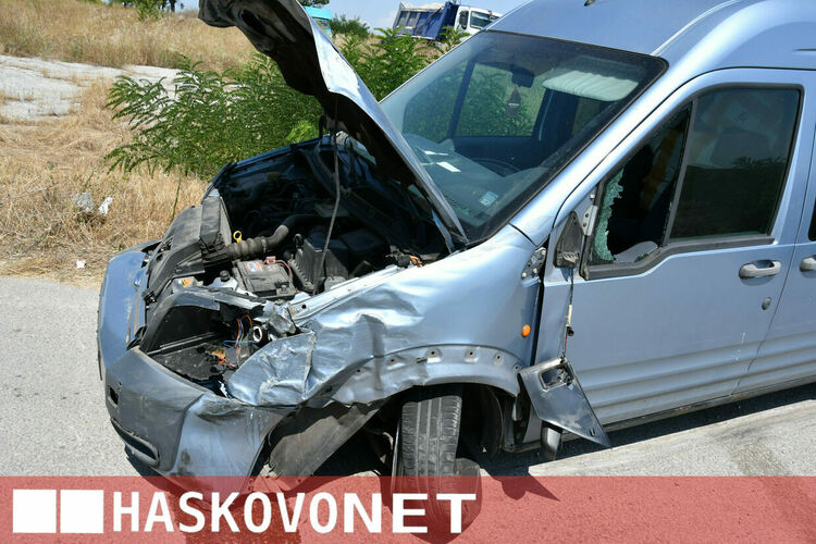 Четири автомобила катастрофираха край Хасково