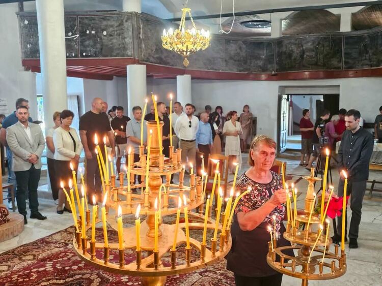 Владиката отслужи тържествена литургия в обновявания исторически храм &bdquo;Св. Архангел Михаил&ldquo; в Славяново