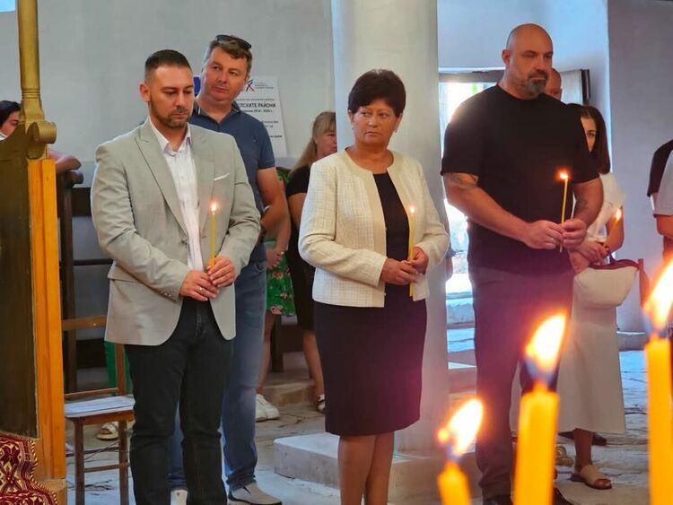 Владиката отслужи тържествена литургия в обновявания исторически храм &bdquo;Св. Архангел Михаил&ldquo; в Славяново