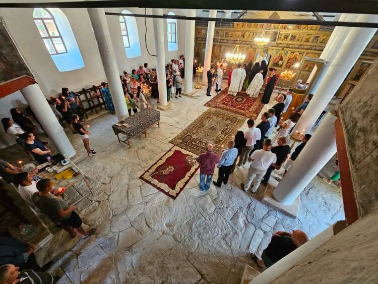 Владиката отслужи тържествена литургия в обновявания исторически храм &bdquo;Св. Архангел Михаил&ldquo; в Славяново