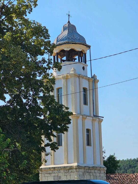 Владиката отслужи тържествена литургия в обновявания исторически храм &bdquo;Св. Архангел Михаил&ldquo; в Славяново
