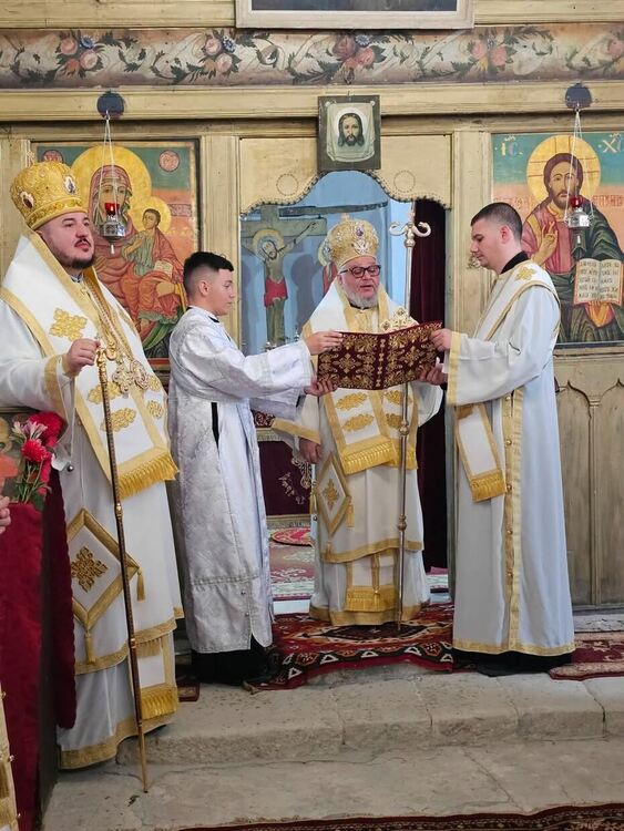 Владиката отслужи тържествена литургия в обновявания исторически храм &bdquo;Св. Архангел Михаил&ldquo; в Славяново