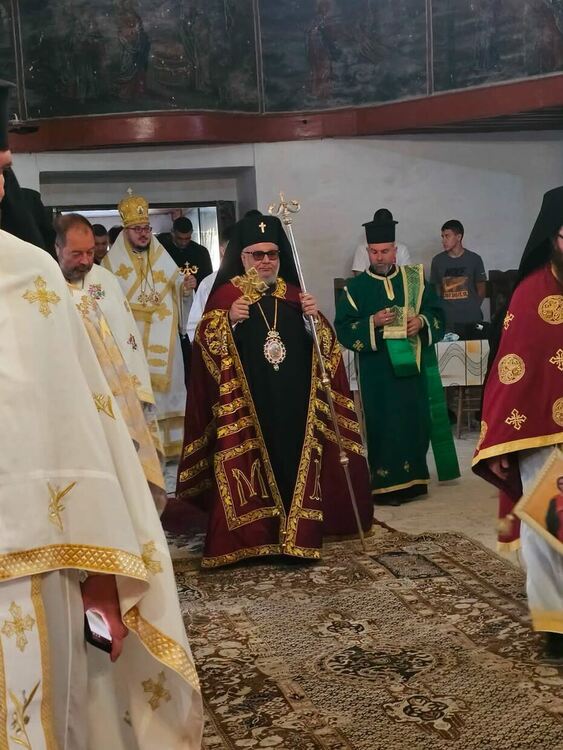 Владиката отслужи тържествена литургия в обновявания исторически храм &bdquo;Св. Архангел Михаил&ldquo; в Славяново