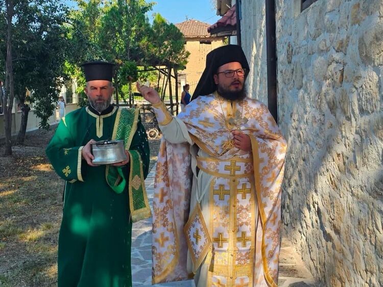 Владиката отслужи тържествена литургия в обновявания исторически храм &bdquo;Св. Архангел Михаил&ldquo; в Славяново