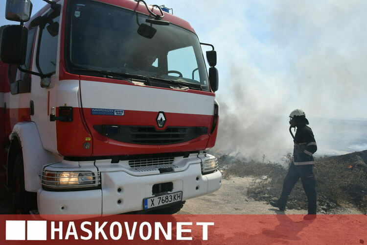 Пожар избухна в нерегламентираното сметище край &bdquo;Ерозия&ldquo;
