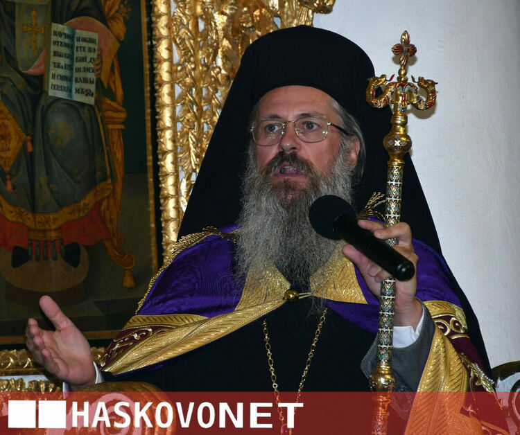  Пълна църква посрещна иконата на Пресвета Богородица&nbsp;&ndash; &bdquo;Златна ябълка&ldquo;