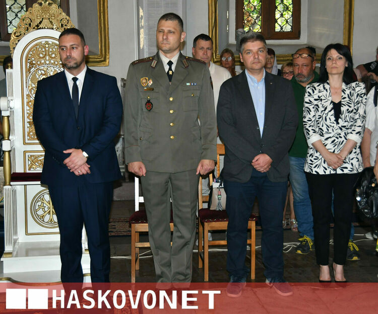  Пълна църква посрещна иконата на Пресвета Богородица&nbsp;&ndash; &bdquo;Златна ябълка&ldquo;