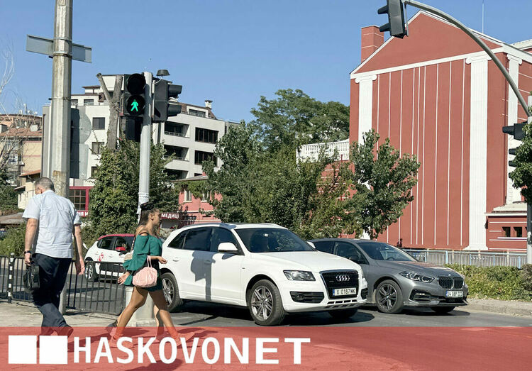 Затвориха за ремонт част от южното платно на бул. &bdquo;България&ldquo;