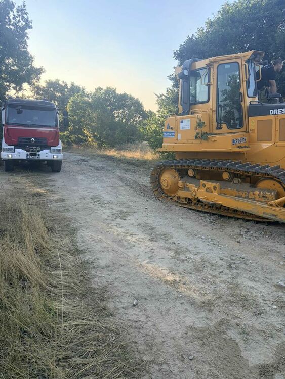 Пожарът в Сакар е бил локализиран