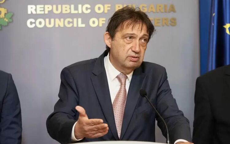 Парите за общините вече ще се харчат прозрачно и след проверки, каза министърът на регионалното развитие Иван Шишков.