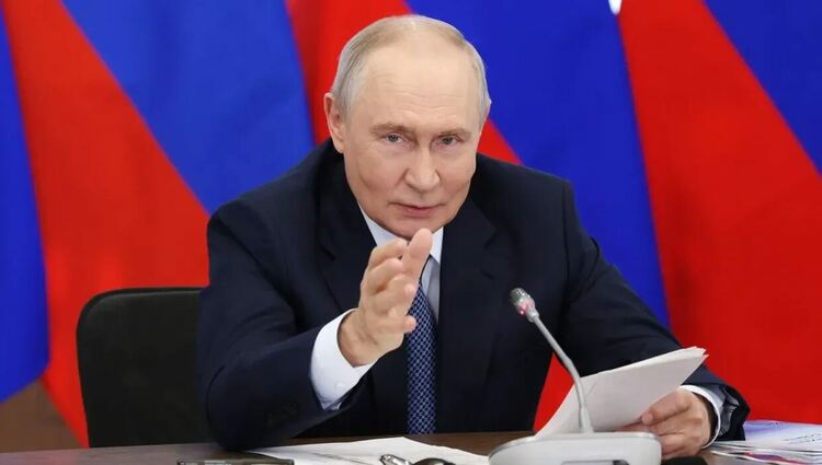 Путин посети за първи път Курилските острови, за които е в остър спор с Япония