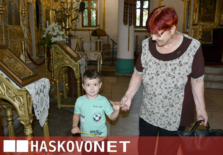 Четири казана с фасул сготвиха в Хасково за празника на Пресвета Богородица 