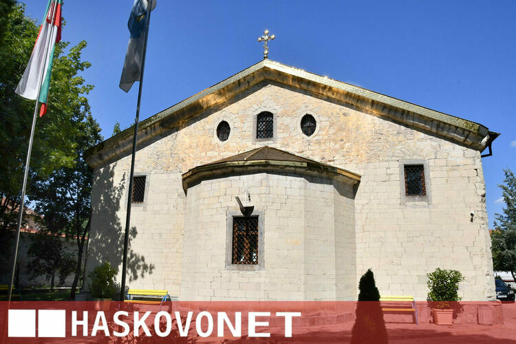Четири казана с фасул сготвиха в Хасково за празника на Пресвета Богородица 