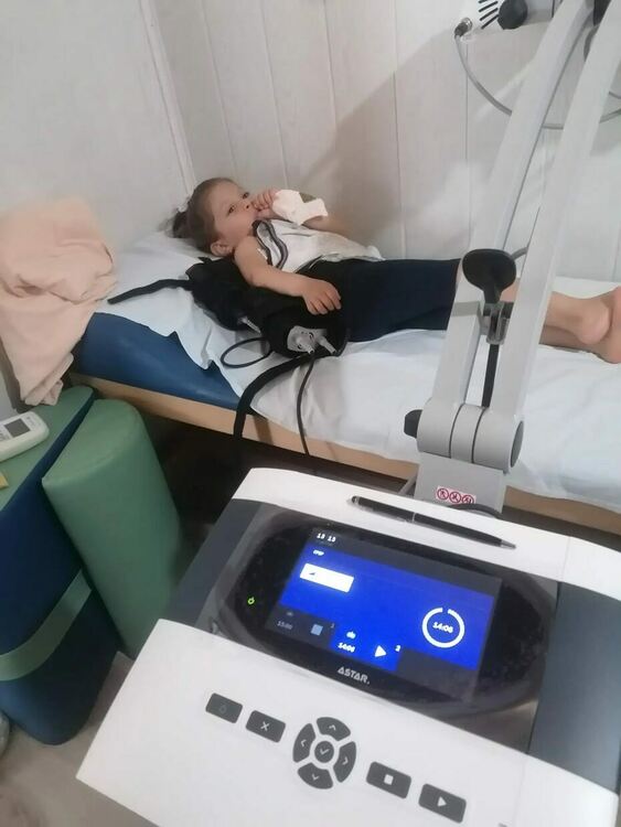 &bdquo;Подай ръка&ldquo; на Алиса, за да сбъднем мечтата ѝ: &bdquo;Искам дясната ми ръчичка да бъде силна като лявата&ldquo;