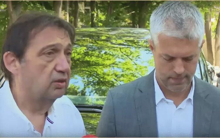 Министър и кмет обясниха, че доставчиците на ток и и вода не са много &bdquo;кооперативни&ldquo; за решаване на проблемите с незаконните сгради в Баба Алино.
