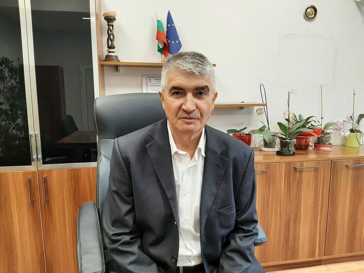 Областният управител Бисер Николов представи новия директор на Областна дирекция &bdquo;Земеделие&ldquo; в Кърджали Гюрсел Емин