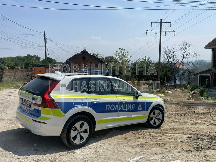 Искри от електрожен подпалиха двор във вилна зона &bdquo;Орфей&ldquo;