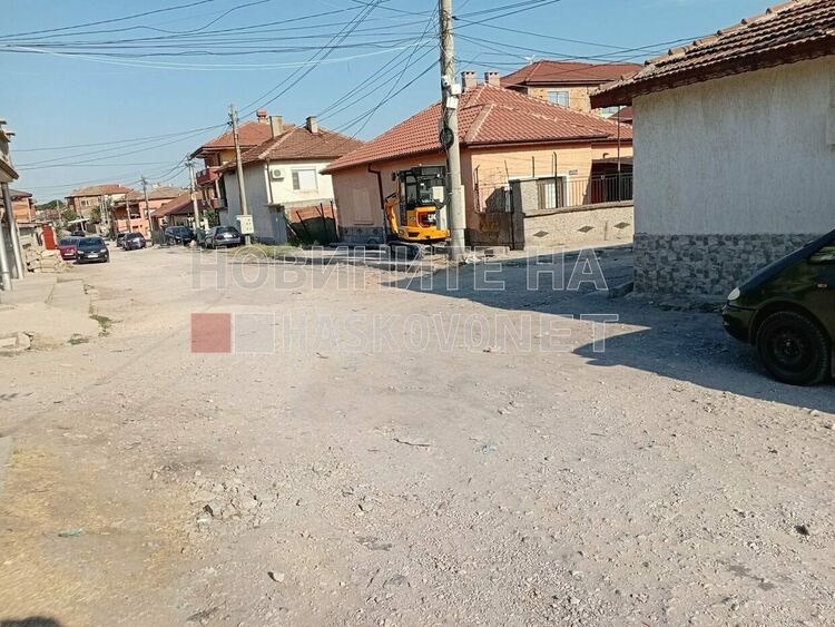 Жители на кв. &bdquo;Република&ldquo; се оплакват от недостиг на контейнери за смет