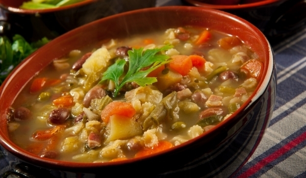 Зимна супа с говеждо месо и зеленчуци