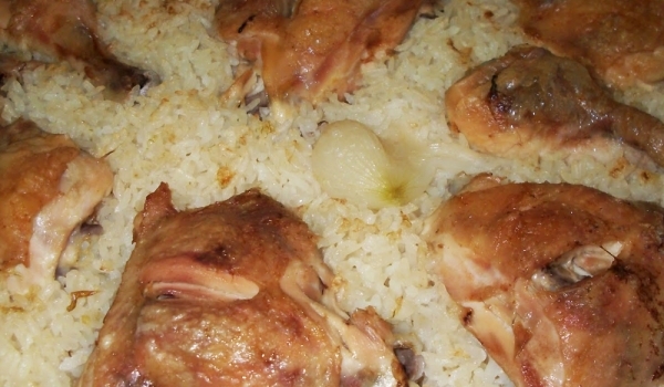 Домашна кокошка с ориз